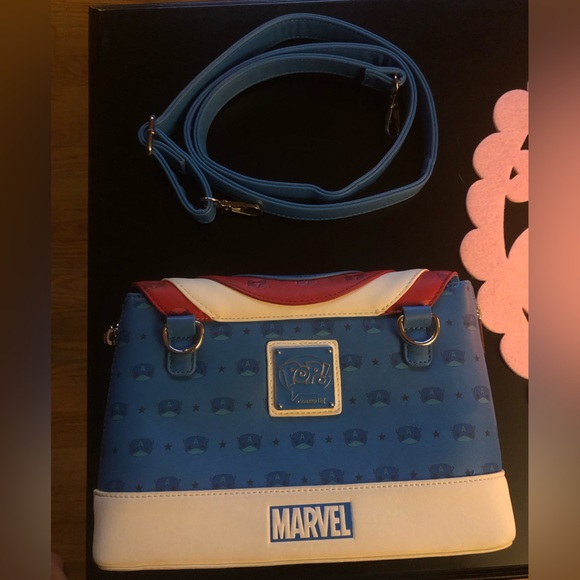 POP! by Loungefly Captain America Crossbody Purse - Picture 2 of 8